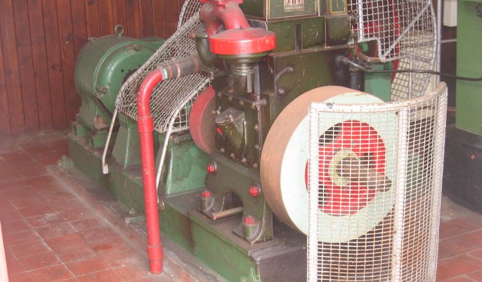 Auxiliary donkey engine