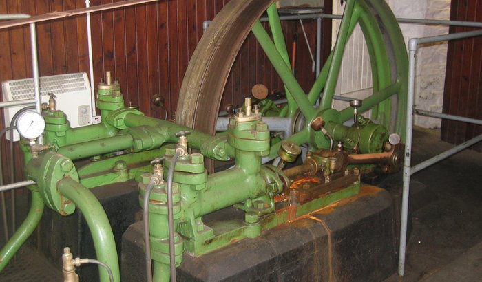 Swing bridge pump